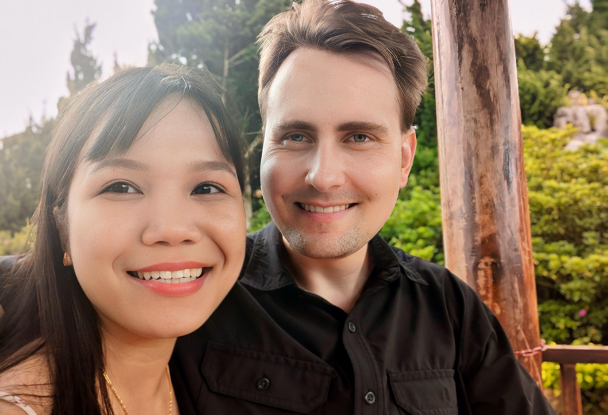 Sơn và Michael trong chuyến du lịch hẹn hò đầu tiên tại Đà Lạt, tháng 7/2022. Ảnh: Nhân vật cung cấp